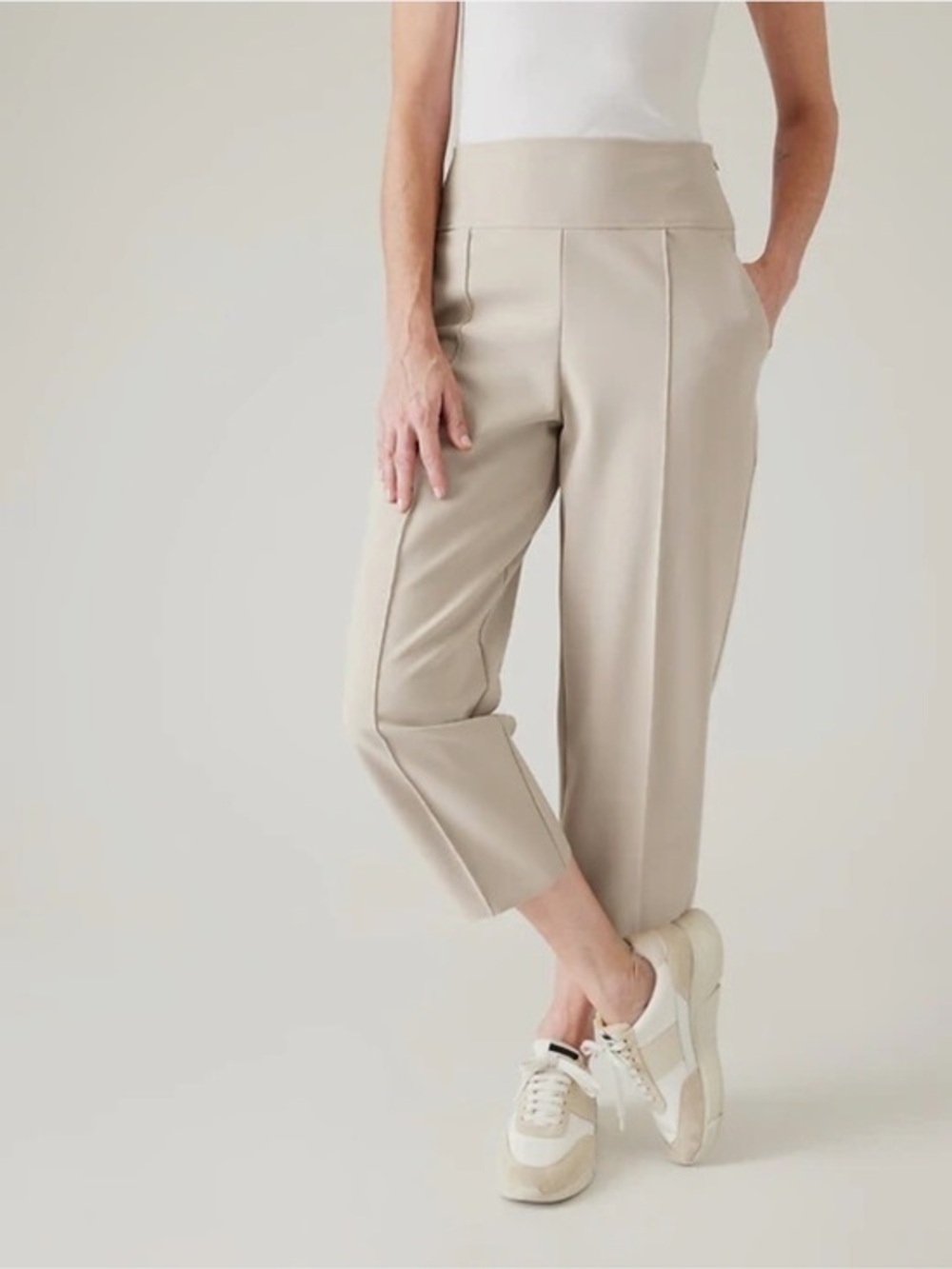 Athleta Women’s Stellar Crop Pants Size 4/P Color Beige